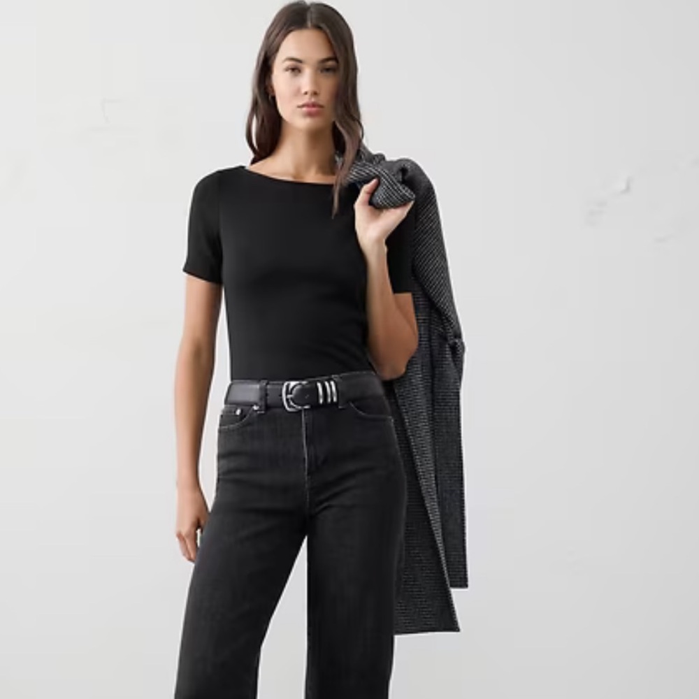 NWT - SOFT TOUCH SEAMED TOP